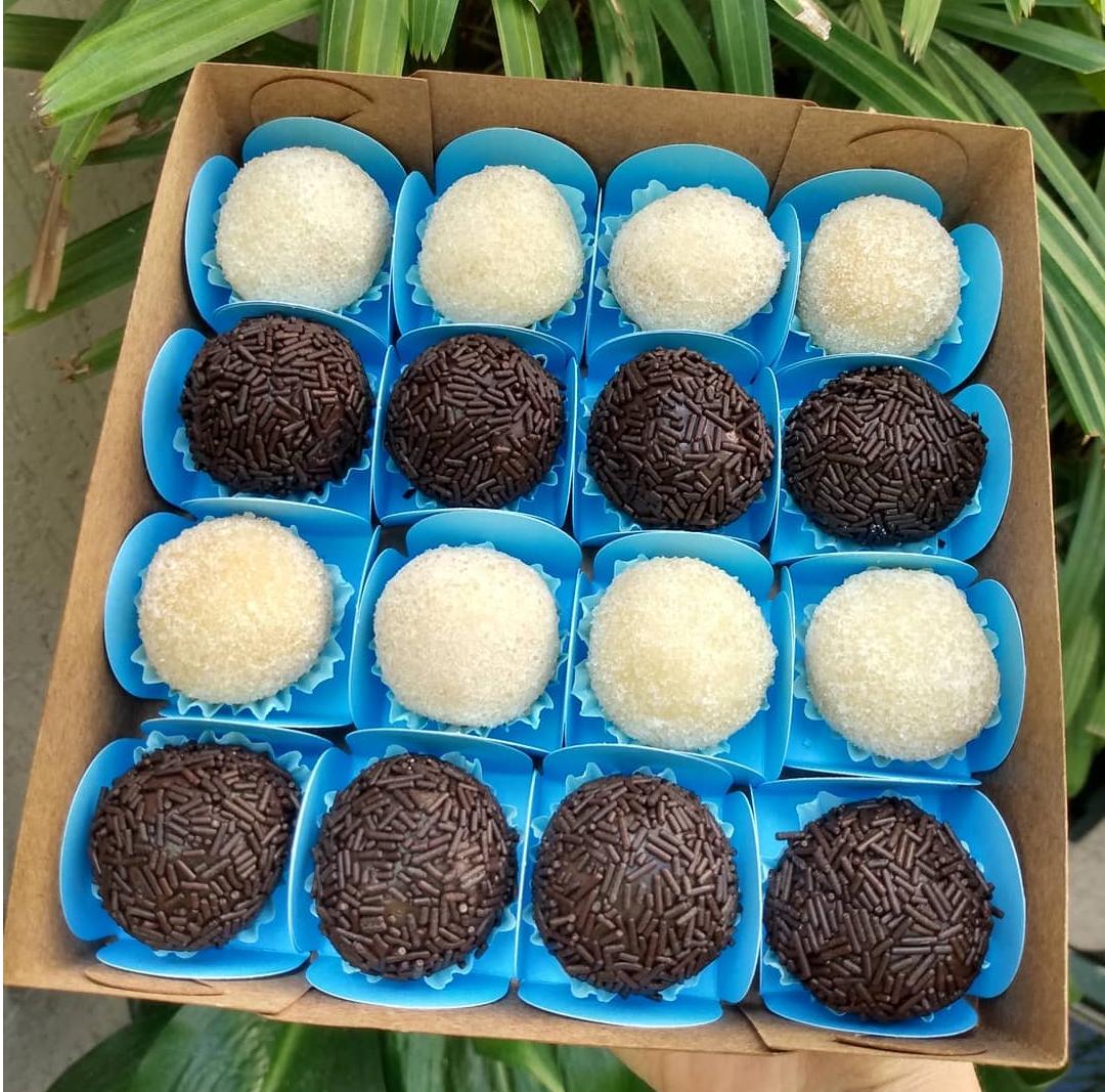 Caixa Media De Brigadeiros